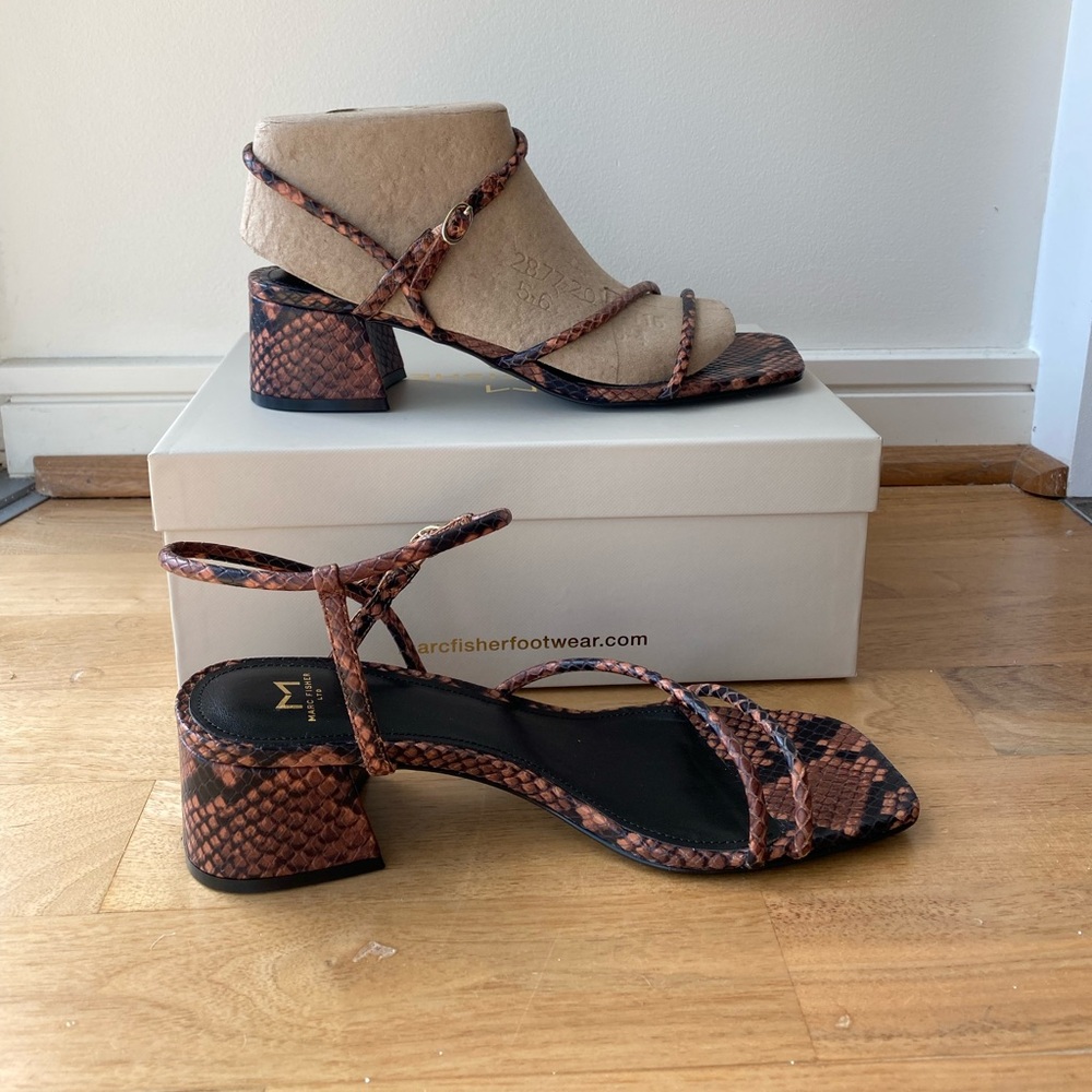 Marc Fisher Jiny sandal